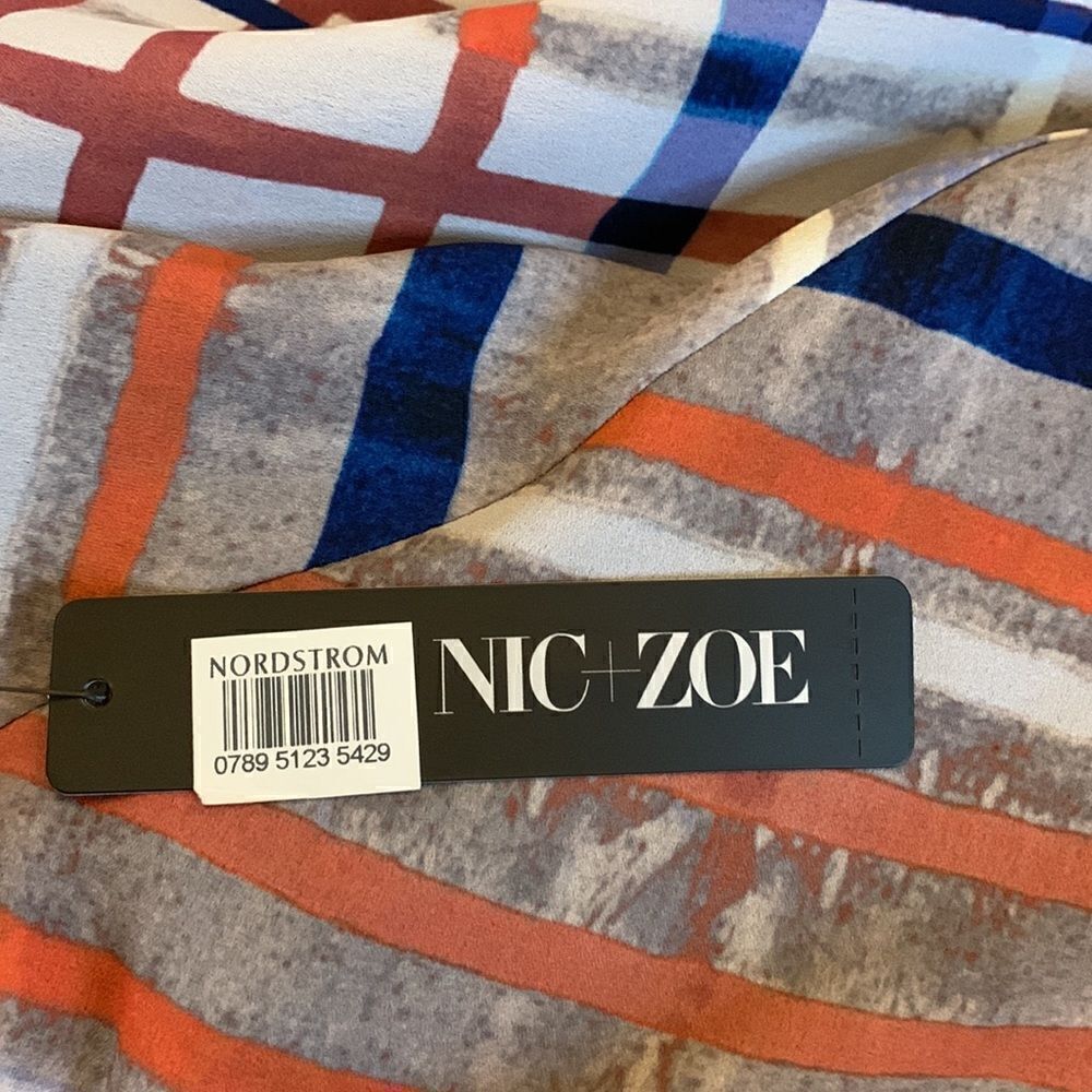 Nic + Zoe gray white sleeveless blouse with navy underlay Size S NWT - Picture 7 of 9